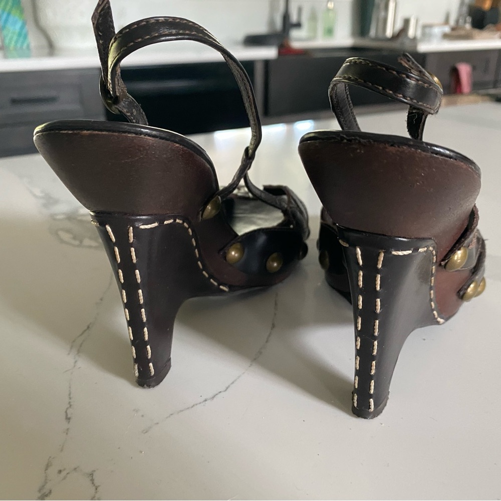 BCBGMaxAzria Brown leather wedge Heels with Stitch Detail 7.5 - Picture 2 of 8